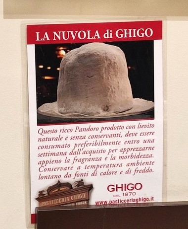 Torino: tutti pazzi per la &quot;Nuvola&quot; di Ghigo. Lunga coda in via Po