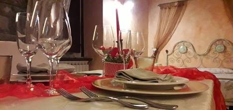 Record di spesa nella ristorazione, ma si esce meno che prima della pandemia. Boom del “tavolo per uno”, crescono le cene in solitaria