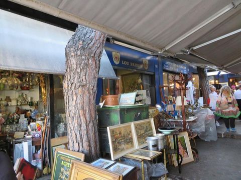 Nizza: la magica atmosfera delle “Puces de Nice”