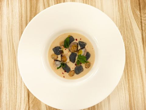 LA RICETTA – Gnocchetti al nero su crema di cannellini e vongole
