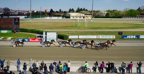 Non solo trotto e cavalli, all'ippodromo di Vinovo un weekend con protagonisti motori e musica