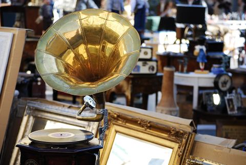 Dopo anni di assenza, a Beinasco torna il mercatino dell'antiquariato