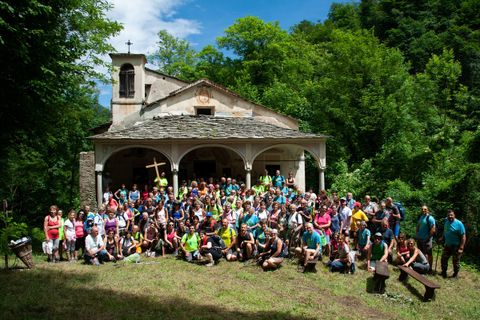 Torna la camminata dal Sacro Monte di San Francesco di Orta San Giulio alla “Nuova Gerusalemme” del Sacro Monte di Varallo