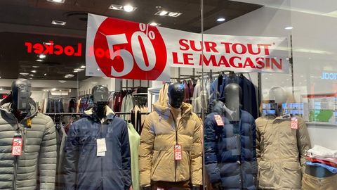 In Francia scattano i saldi invernali: sconti al via in negozi e online