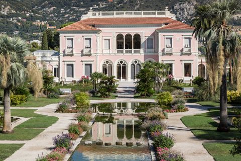 Saint Jean Cap Ferrat : a maggio torna la “Fête des roses et des plantes”