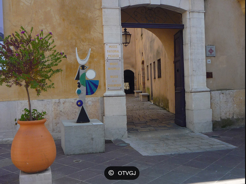 Vallauris: “Jean Derval - Le trait et le volume”, dal 5 luglio al Museo della ceramica