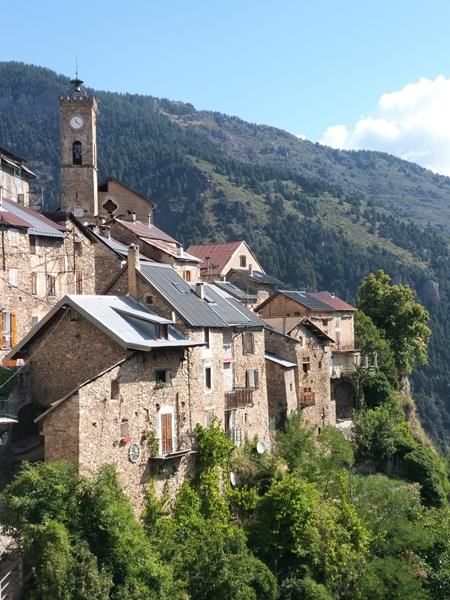 Alpes Maritimes: alla scoperta di Roubion (Foto) Alpes Maritimes: alla scoperta di Roubion (Foto)
