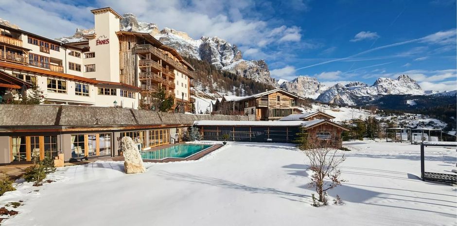 Vacanze di Natale nelle Dolomiti per riscoprire la magia delle feste in montagna. Vacanze di Natale nelle Dolomiti per riscoprire la magia delle feste in montagna.