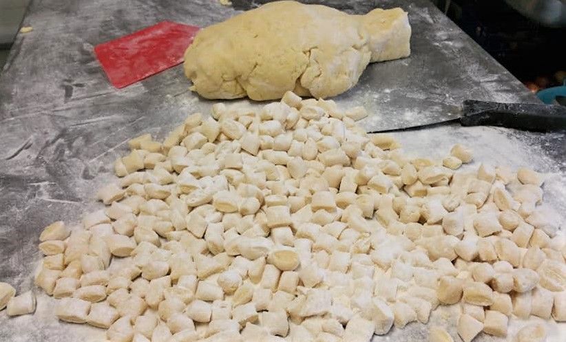 Santa Vittoria d’Alba (CN): una sosta alle Betulle per provare piatti della tradizione e ottimi vini. Santa Vittoria d’Alba (CN): una sosta alle Betulle per provare piatti della tradizione e ottimi vini.