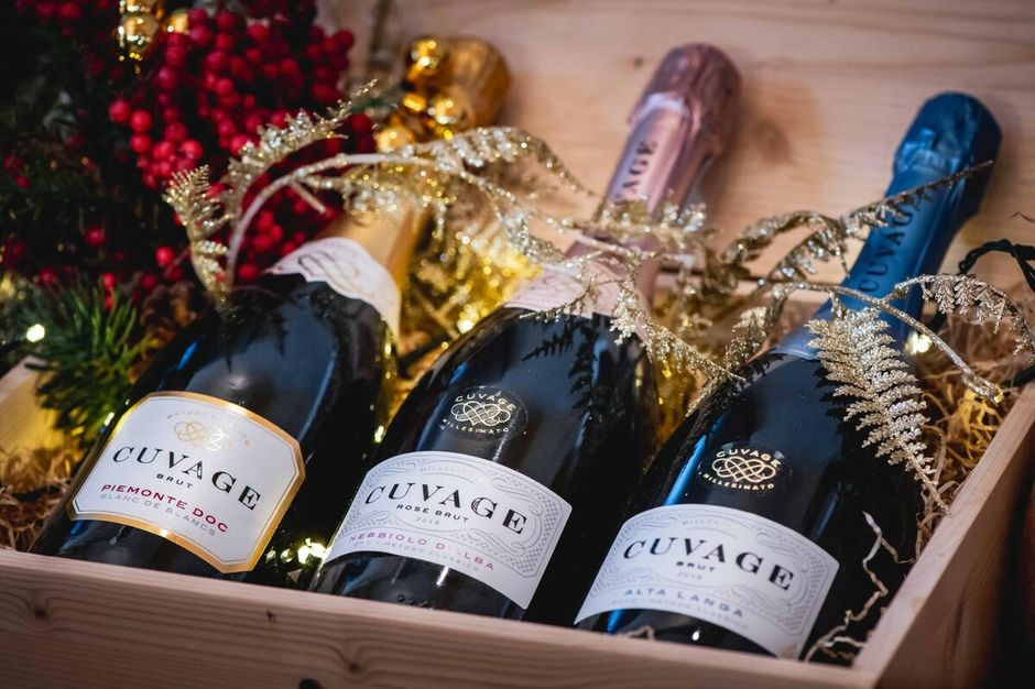 A Natale scegli di donare eleganza con Cuvage: regali che non sono semplici omaggi, ma esperienze da vivere.