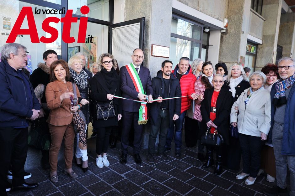 Asti: inaugurata la mostra collettiva “Universo Donna” Asti: inaugurata la mostra collettiva “Universo Donna”