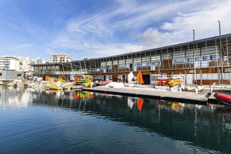 Tuffarsi nel mare di Nizza…e rimanere asciutti