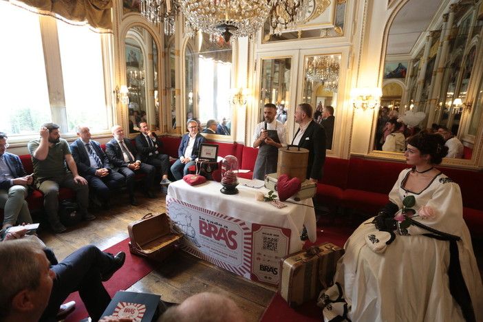 Matteo Baronetto è ambasciatore della salsiccia di Bra: presentata al "Del Cambio” la manifestazione Bra’s (Video) Matteo Baronetto è ambasciatore della salsiccia di Bra: presentata al "Del Cambio” la manifestazione Bra’s (Video)