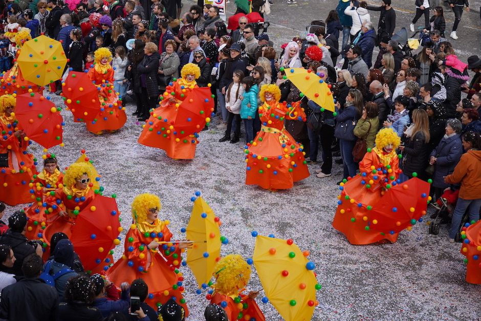 Carnevali di Fuoriporta 2024: tra borghi, carri, maschere e tradizioni. Cinque località da non perdere