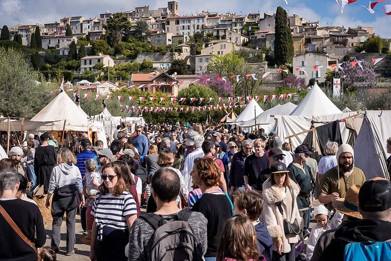 Spade, cavalieri e 110.000 visitatori: Biot conquista l’Europa medievale! Spade, cavalieri e 110.000 visitatori: Biot conquista l’Europa medievale!