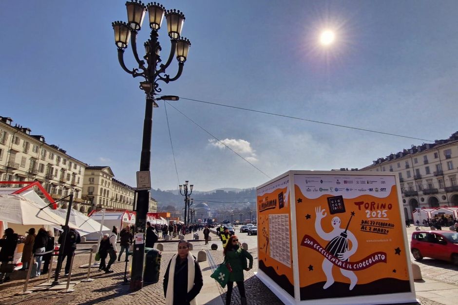 Piazza Vittorio fino a domenica diventa lo scenario di Cioccolatò: un evento goloso da non perdere e di cui abbiamo incontrato alcuni protagonisti Piazza Vittorio fino a domenica diventa lo scenario di Cioccolatò: un evento goloso da non perdere e di cui abbiamo incontrato alcuni protagonisti