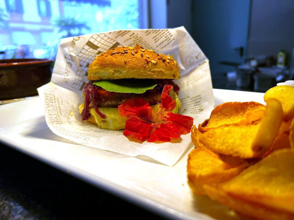 "Hamburgher Imperia" è il nuovo fiore all'occhiello di Pepe & Vino: un'esperienza gastronomica unica a Imperia "Hamburgher Imperia" è il nuovo fiore all'occhiello di Pepe & Vino: un'esperienza gastronomica unica a Imperia