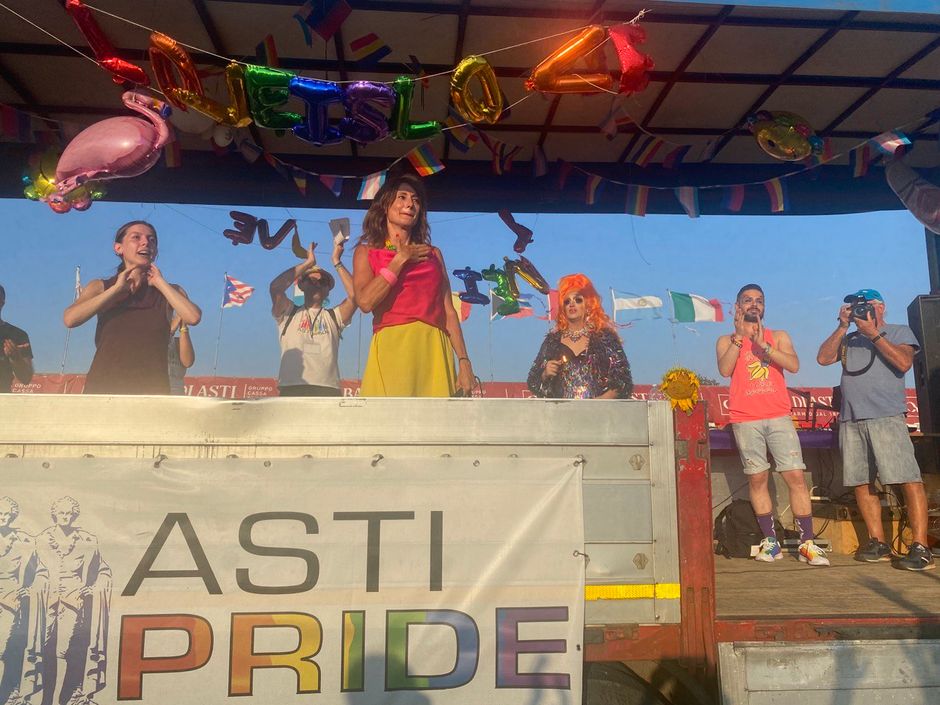 Asti si tinge di arcobaleno: è il giorno del Pride 2024 Asti si tinge di arcobaleno: è il giorno del Pride 2024
