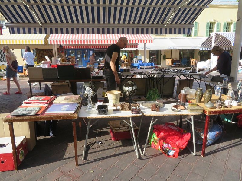 Tanti oggetti, tante curiosità: i marché à la brocante in Costa Azzurra