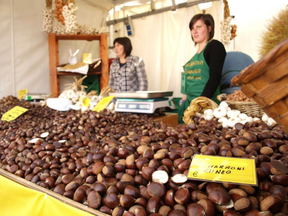 I gusti autentici di "Campagna Amica" alla Fiera del Marrone I gusti autentici di "Campagna Amica" alla Fiera del Marrone