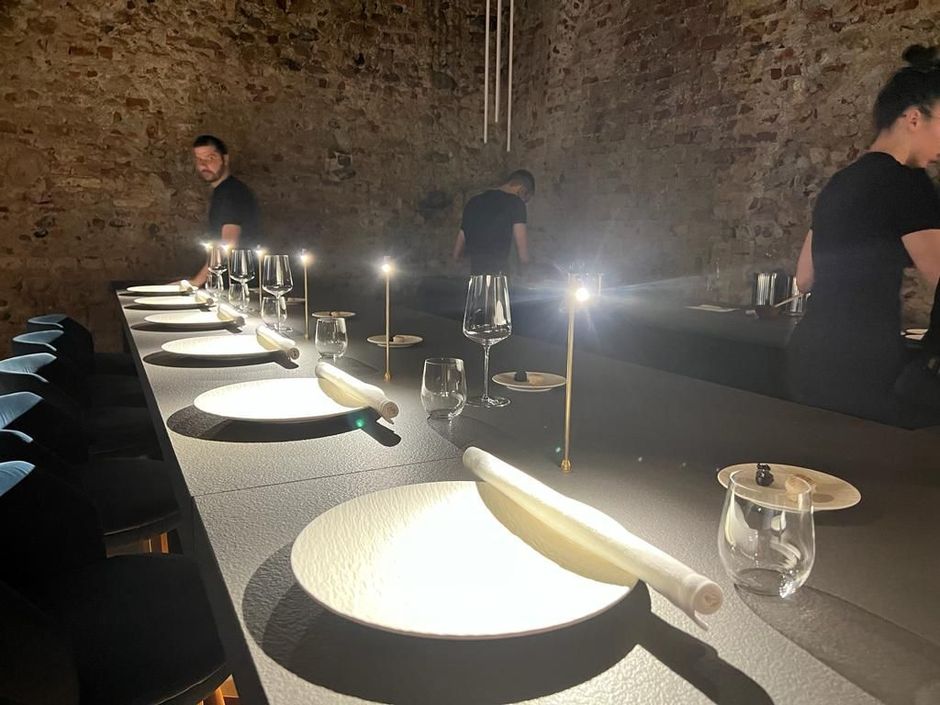 L’alta ristorazione torinese colpita da un’epidemia? Anche lo chef stellato Mandura lascia il ristorante Unforgettable L’alta ristorazione torinese colpita da un’epidemia? Anche lo chef stellato Mandura lascia il ristorante Unforgettable