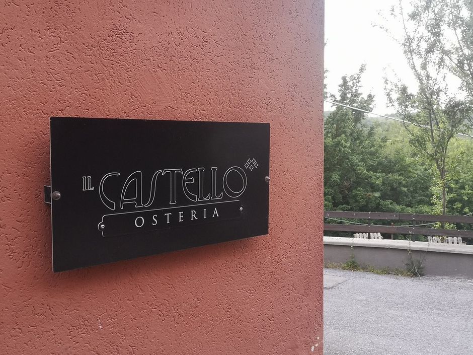 Cengio SV: magia, suggestione e tradizione nella cucina dell'Osteria del Castello Cengio SV: magia, suggestione e tradizione nella cucina dell'Osteria del Castello