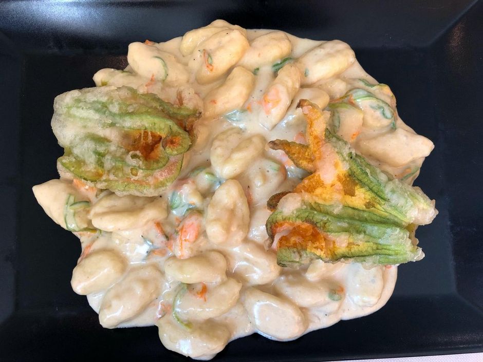 Varese: dopo oltre un mese di chiusura riapre il "C'era una volta Risto" ancora più accogliente e confermando le tradizionali specialità della cucina Varese: dopo oltre un mese di chiusura riapre il "C'era una volta Risto" ancora più accogliente e confermando le tradizionali specialità della cucina