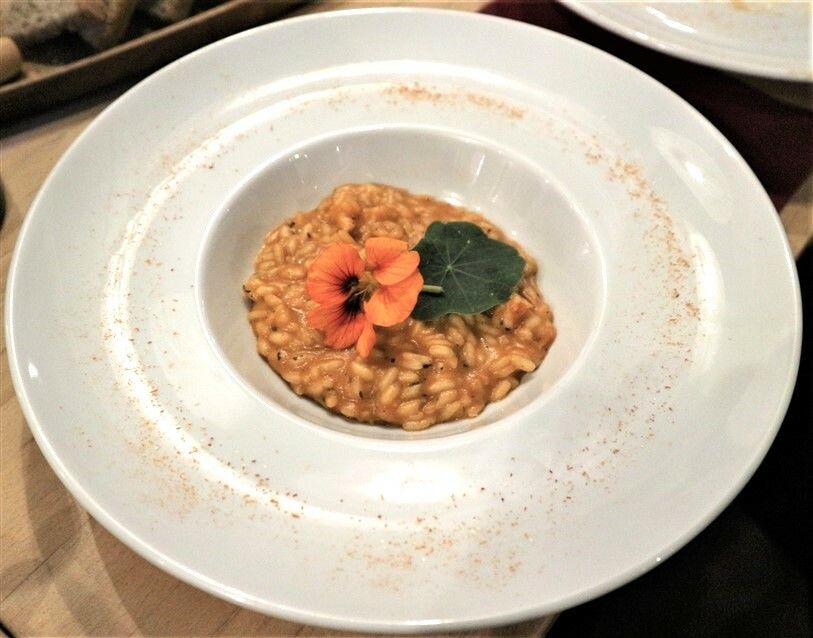 Risotto Carnaroli al Gambero Rosso e Nasturzio: la Ricetta Firmata Enrico Derflingher