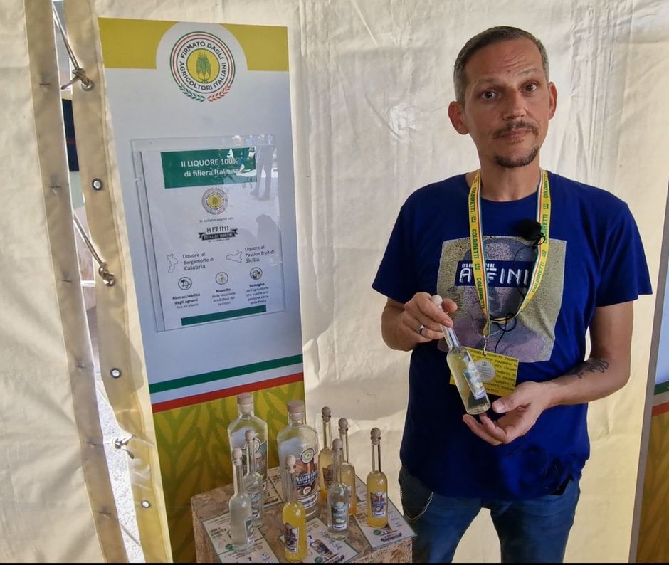 Il 1° liquore da filiera italiana è torinese. Con il cambiamento climatico il frutto della passione è siciliano Il 1° liquore da filiera italiana è torinese. Con il cambiamento climatico il frutto della passione è siciliano