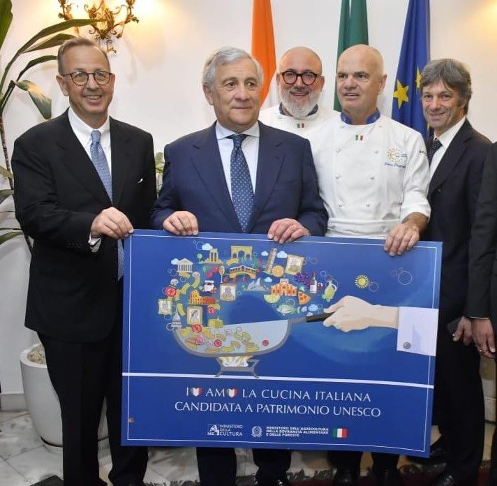 La Cucina Italiana verso il Patrimonio UNESCO: un incontro strategico a Nuova Delhi promosso dall’ambasciatore Antonio Bartoli La Cucina Italiana verso il Patrimonio UNESCO: un incontro strategico a Nuova Delhi promosso dall’ambasciatore Antonio Bartoli