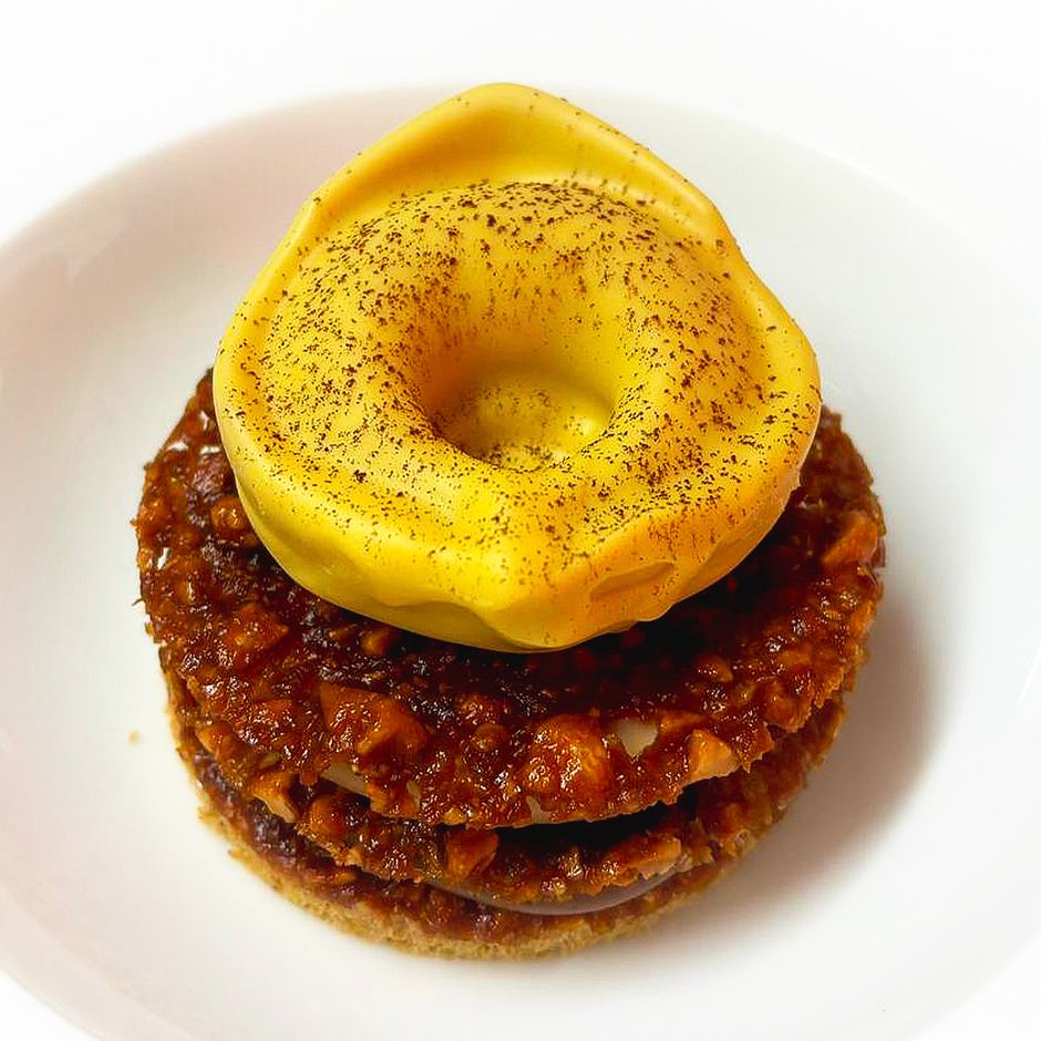Bolzano: un dessert trompe l'œil per celebrare il Carnevale al Ristorante Zur Kaiserkron