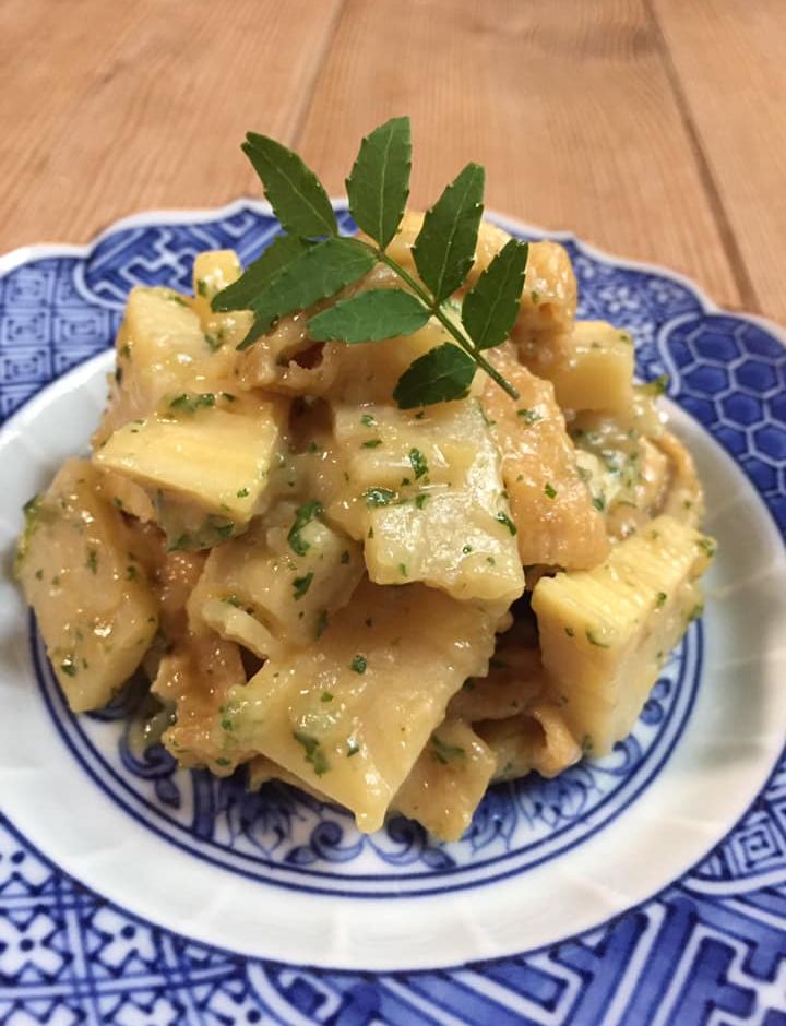 Erbe e fiori in cucina: “Germogli di Bambù e Ambu-age (fette di Tofu fritto), con Miso alle foglie di Sanshho (Pepe giapponese)”