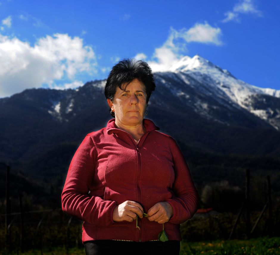 “RADICI – storie di terra” Dalle fragole di Peveragno sotto la Bisalta gli auguri a tutte le mamme