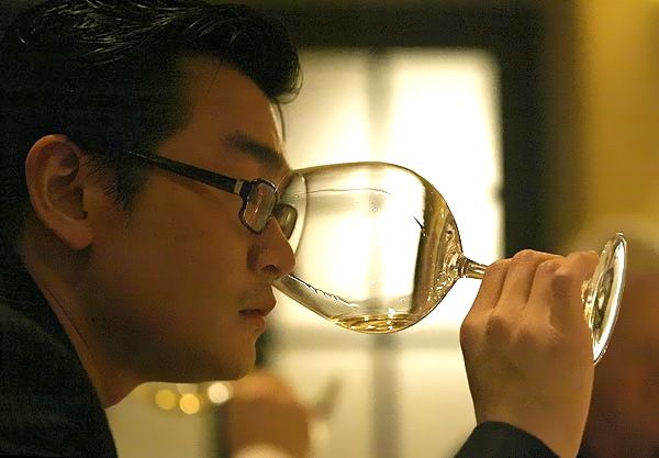 Il Re delle frodi del vino torna in liberà, la storia di Rudy Kurniawan