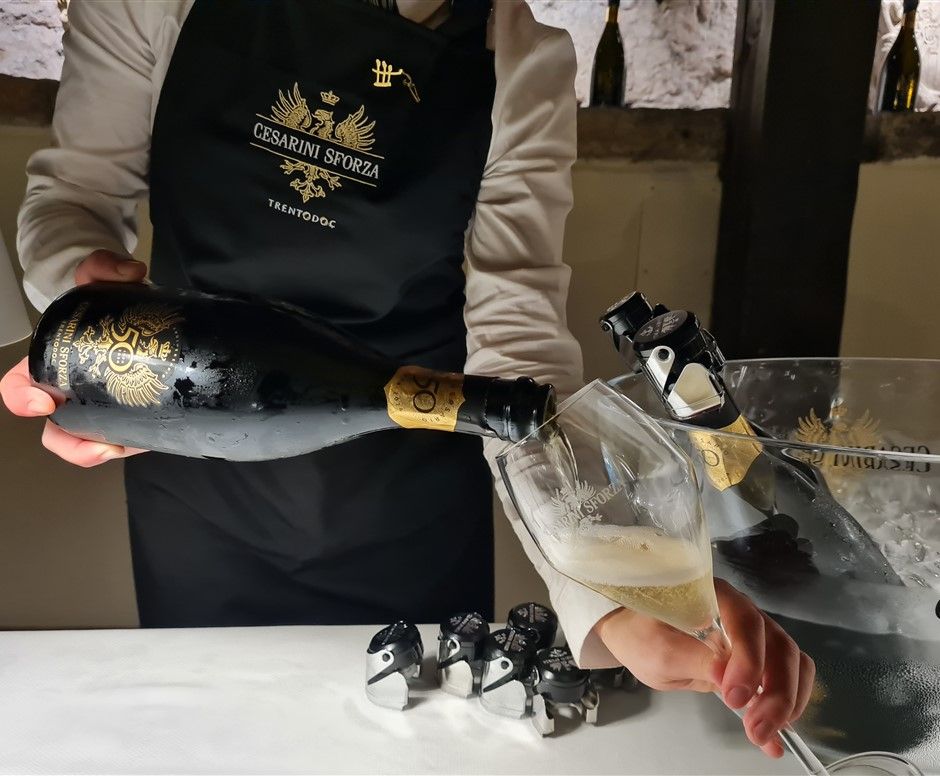 Volando alto come l'Aquila Reale: La cantina Cesarini Sforza festeggia 50 Anni di eccellenza Trentina.