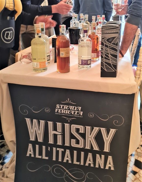 Como: caratteri ed espressioni del mondo dei Whisky a Villa Geno