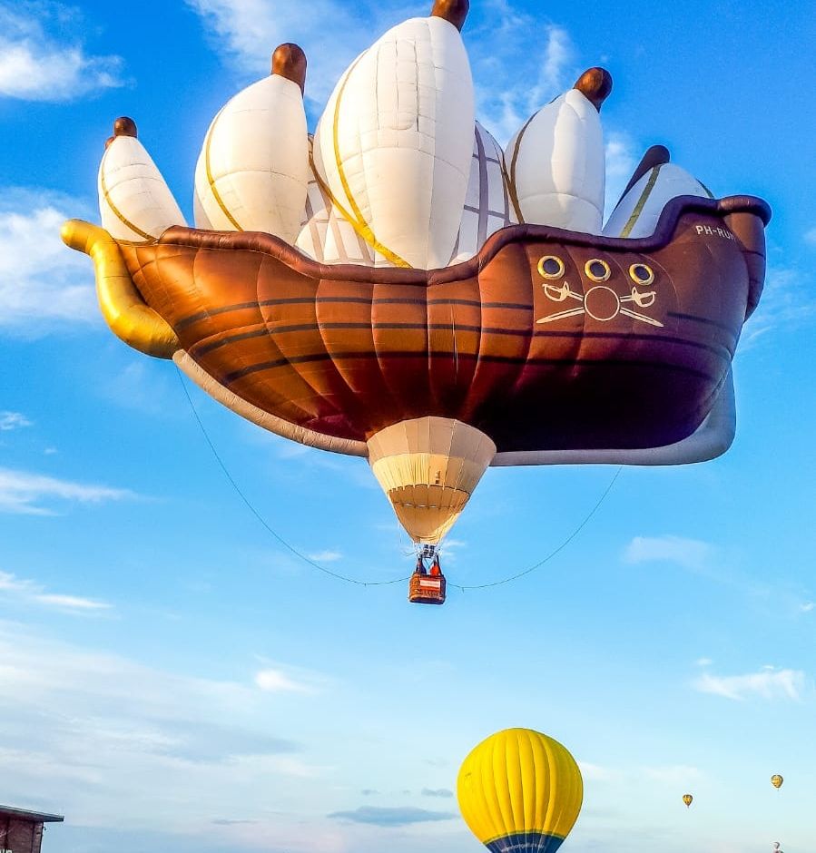 Il veliero “The Flying Dutchman” (“L’Olandese Volante”)