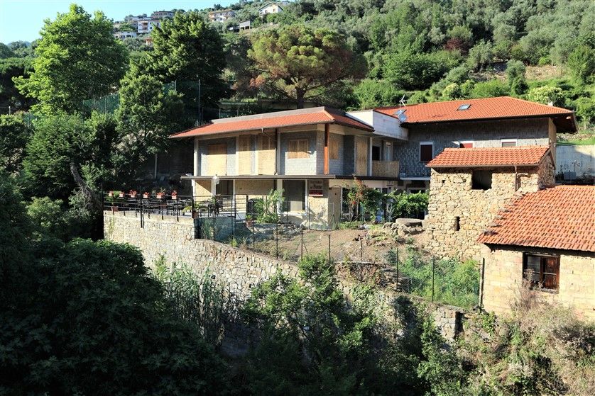 Sanremo: una pausa nel verde per buongustai presso la Trattoria del Ponte di Verezzo