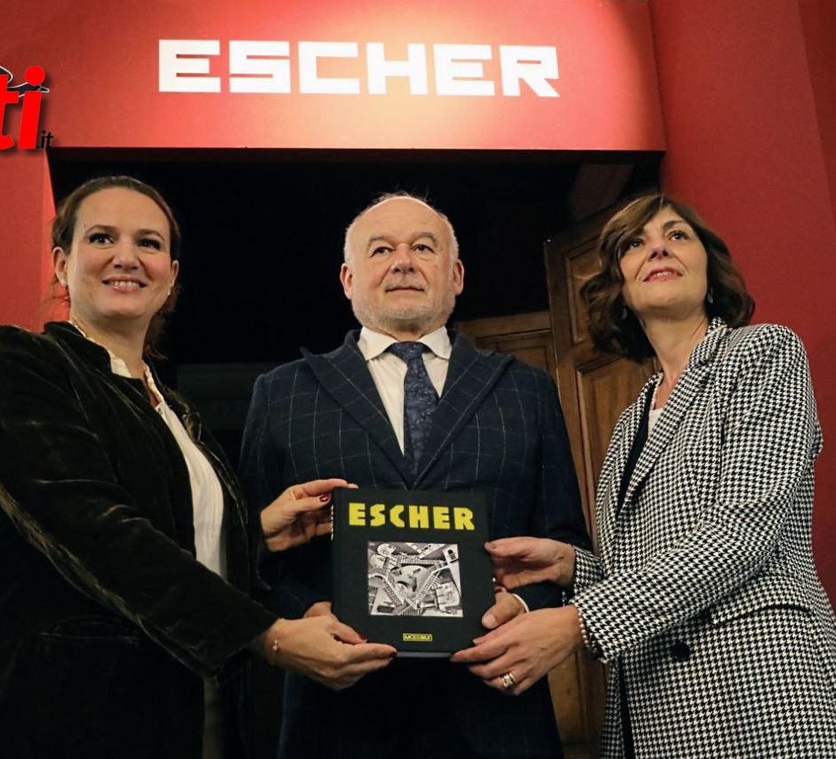 Il mondo incantato di  Escher affascina Asti [GALLERIA FOTOGRAFICA]