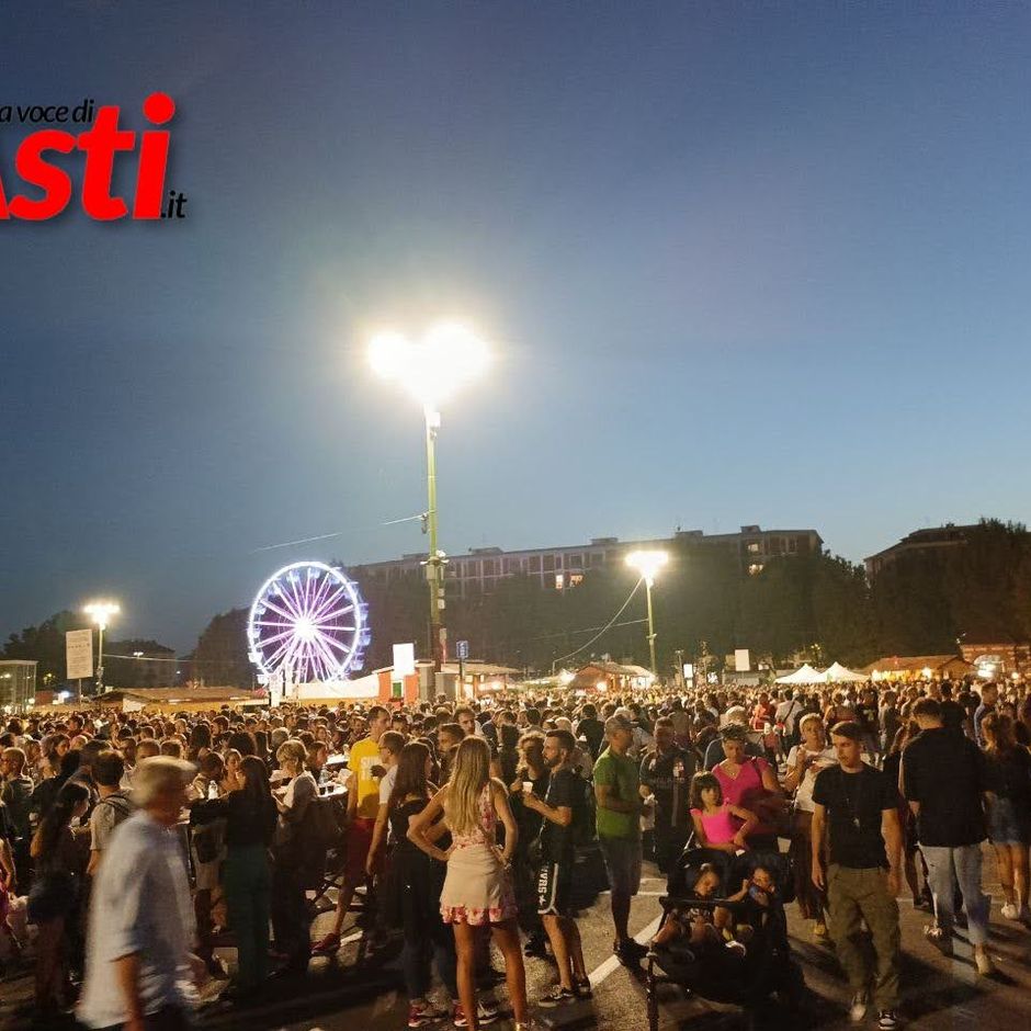 Asti: piazza del Palio si prepara ad accogliere il Festival delle Sagre: 150 tavoli sotto le piante,  il vino sarà distribuito dalle pro loco