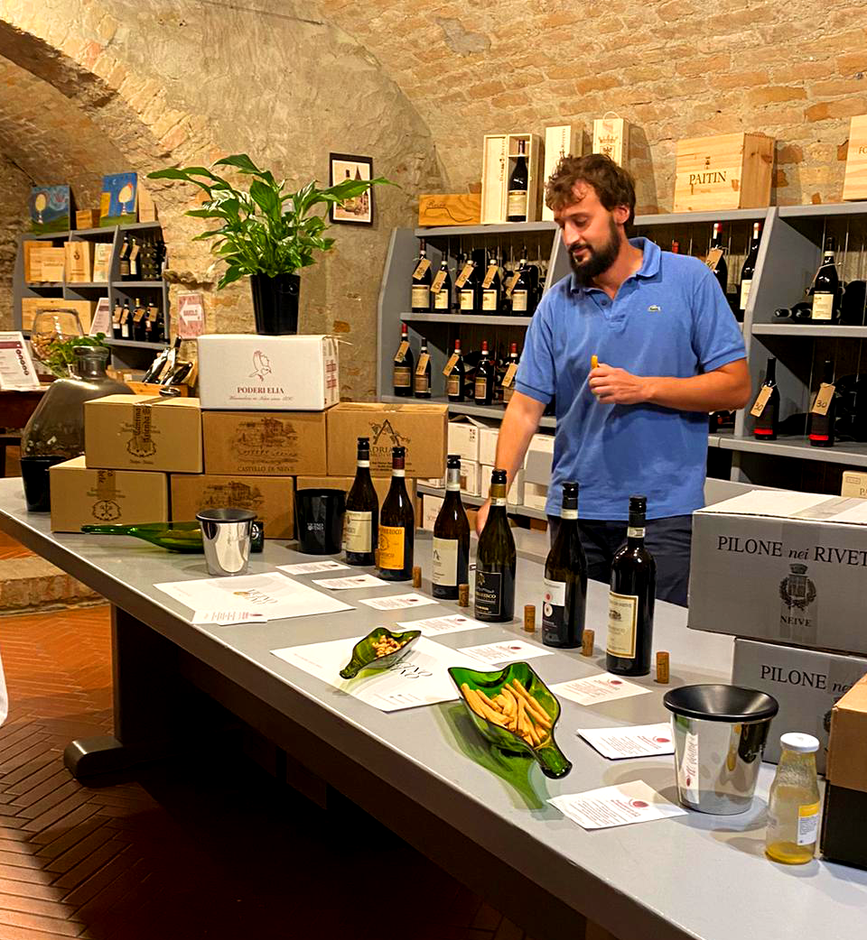 Neive (CN): per tutti i fine settimana di novembre proseguono le degustazioni di Barbaresco alla &quot;Bottega dei 4 vini&quot;