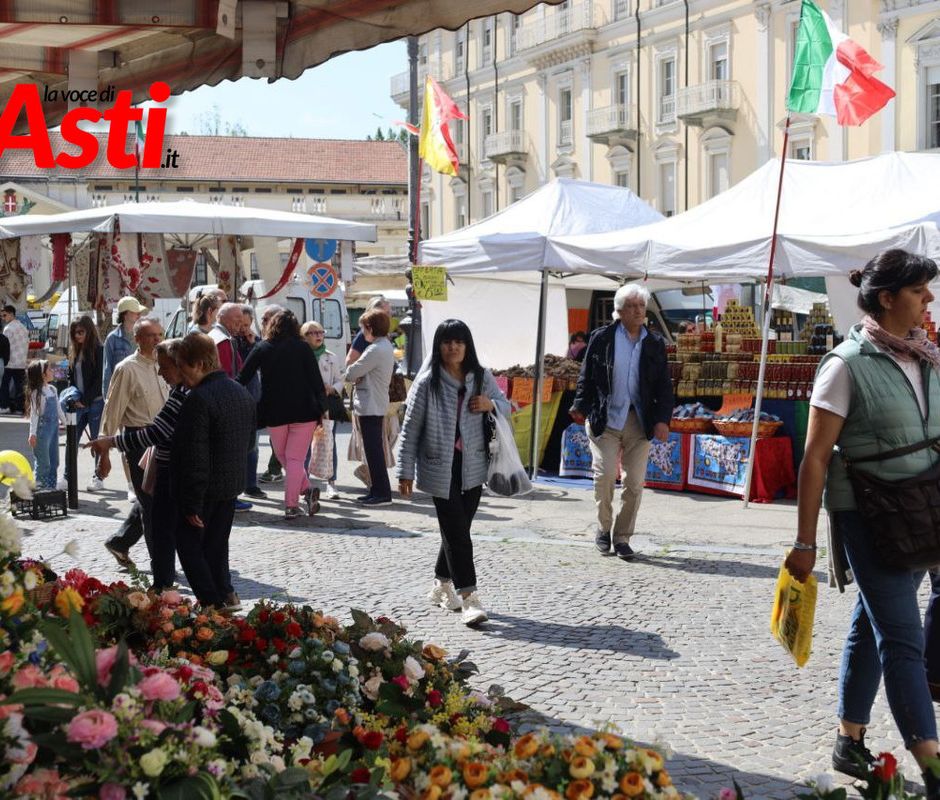 Oggi è il giorno della Fiera Carolingia: oltre 600 bancarelle dall'alba al tramonto nel centro di Asti [PLANIMETRIA]