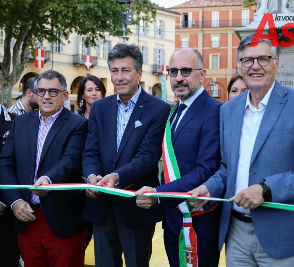 Asti: inaugurato il Festival delle Sagre in piazza Alfieri. Rasero: &quot;Era doveroso ripartire. Torneremo presto ai numeri di un tempo, ma quest'anno nulla era scontato&quot; (FOTO E VIDEO)