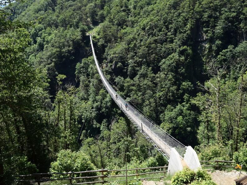 Canton Ticino: l'emozione del giro del ponte Tibetano