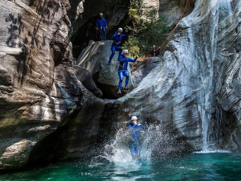 Canton Ticino: canyoning, una frizzante e vivace avventura mozzafiato