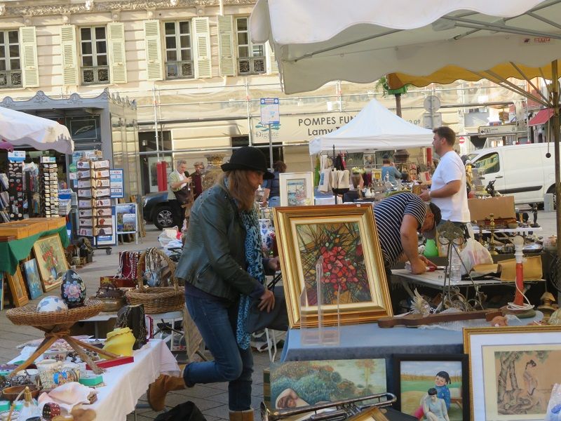 Tanti oggetti, tante curiosità: i marché à la brocante in Costa Azzurra
