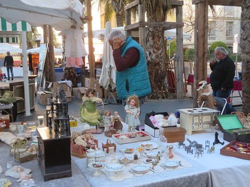 Tanti oggetti, tante curiosità: i marché à la brocante in Costa Azzurra