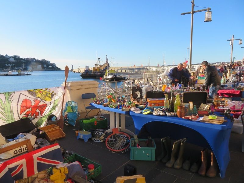 Tanti oggetti, tante curiosità: i marché à la brocante in Costa Azzurra