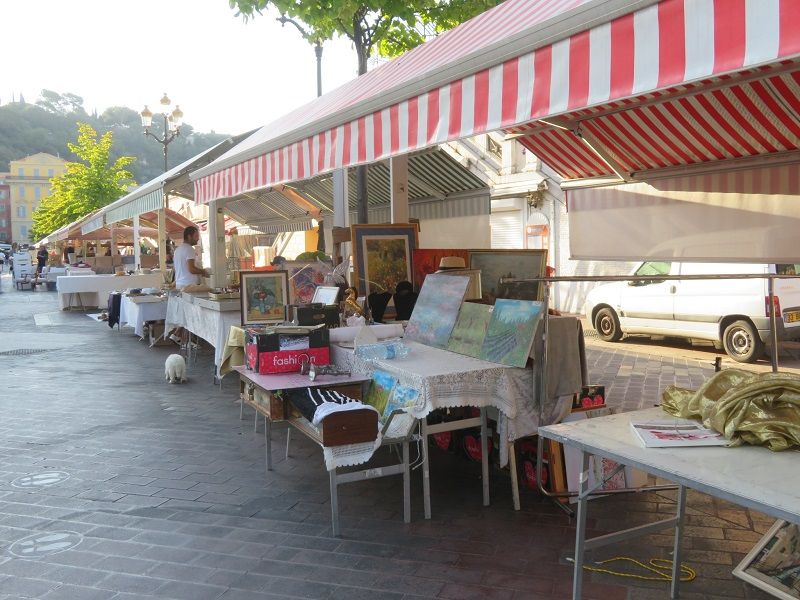 Tanti oggetti, tante curiosità: i marché à la brocante in Costa Azzurra