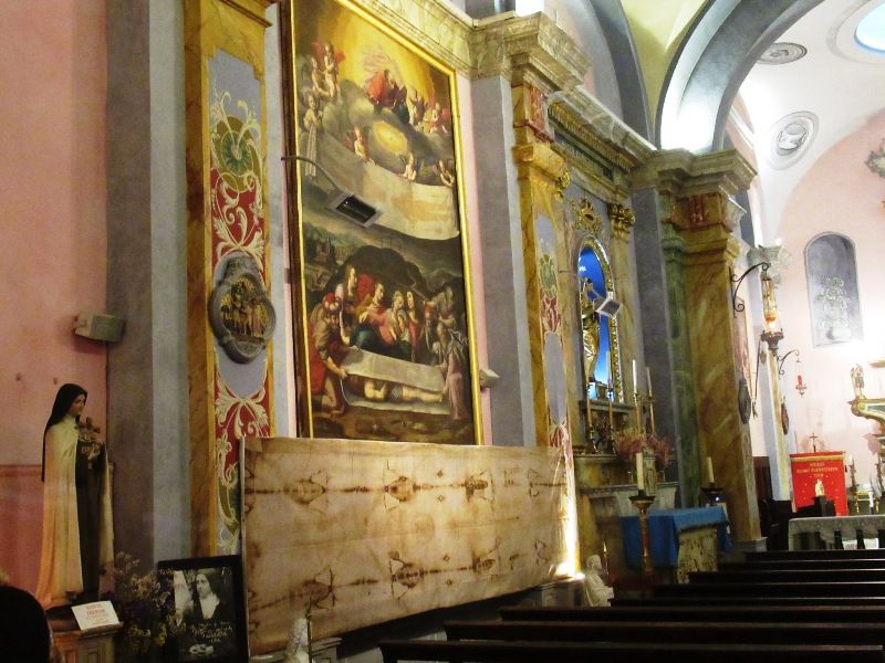 Nizza: il fascino discreto della Cappella della Très Sainte Trinité e del Saint Suaire